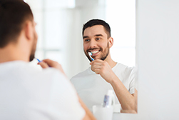 Reasons to Wait 30 Minutes After Eating to Brush